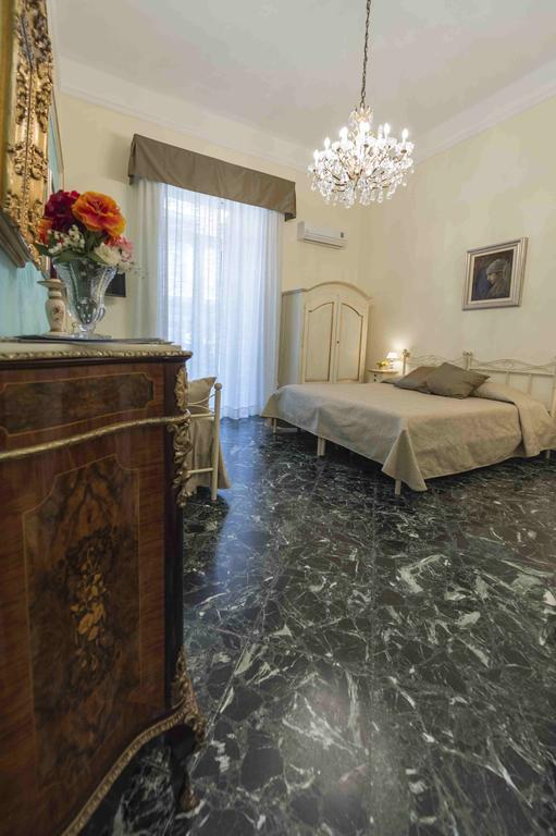 B&B Residenza Via Dei Mille ナポリ エクステリア 写真