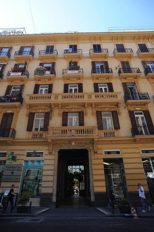 B&B Residenza Via Dei Mille ナポリ エクステリア 写真