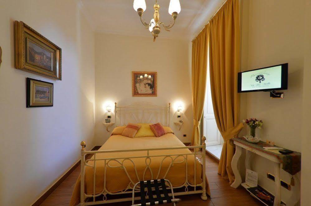 B&B Residenza Via Dei Mille ナポリ エクステリア 写真