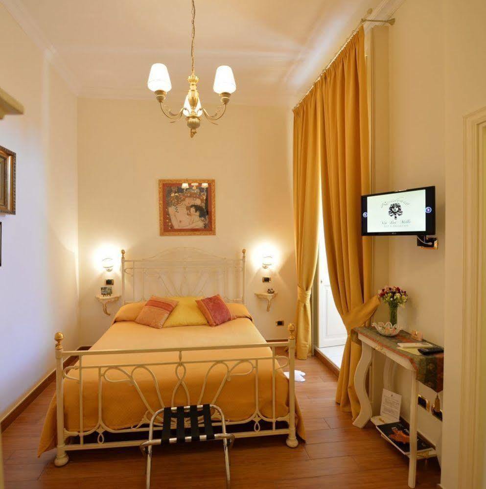 B&B Residenza Via Dei Mille ナポリ エクステリア 写真